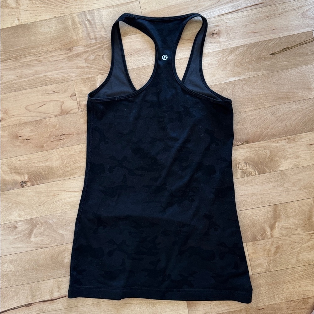 Lululemon Racer Back Tank Top - Black Camo - Sz 6 - Picture 3 of 4
